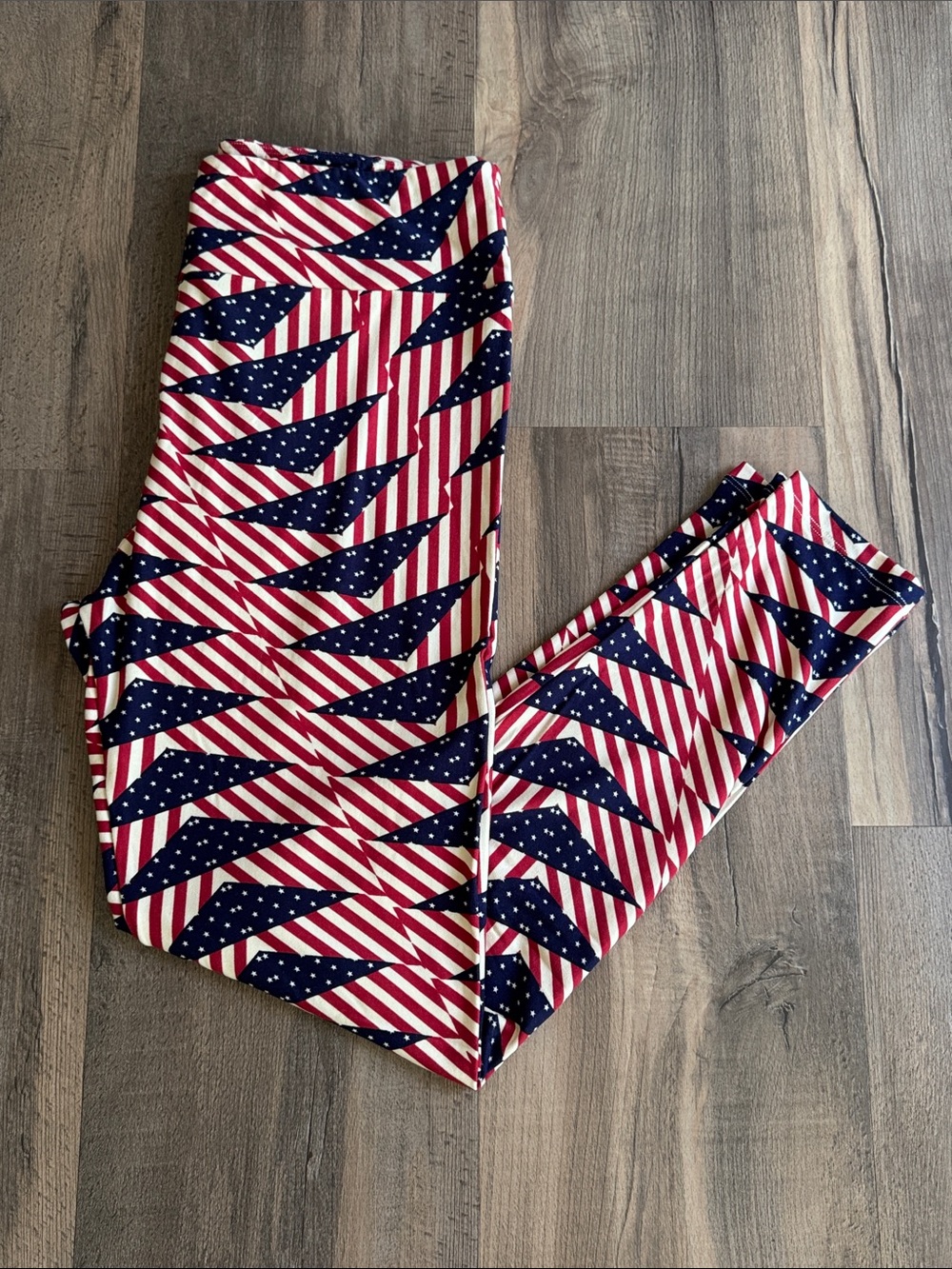 LuLaRoe Americana Leggings